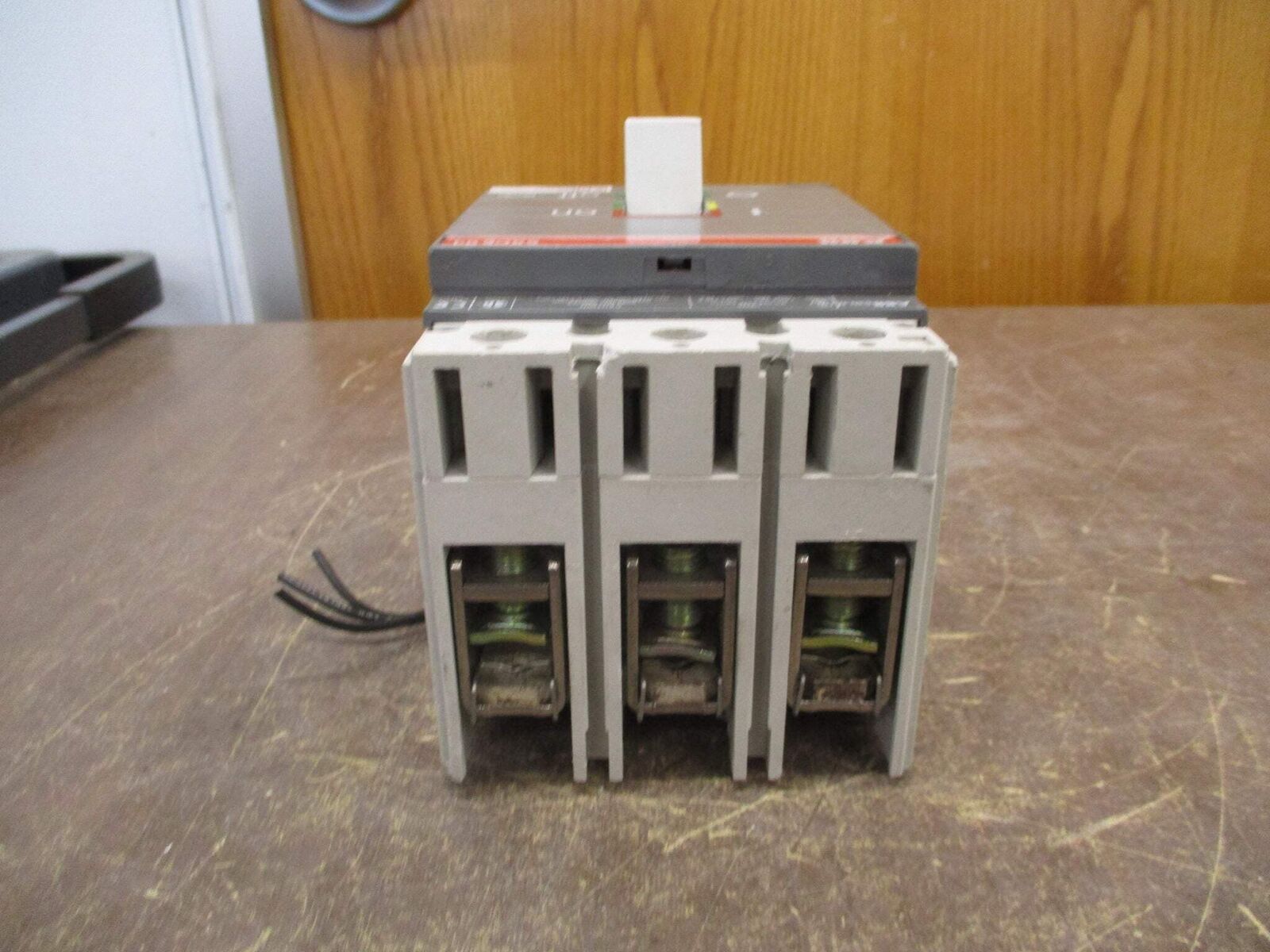 ABB Sace S3 Circuit Breaker S3H-D 225 480V 225A 3P *Dented* Used