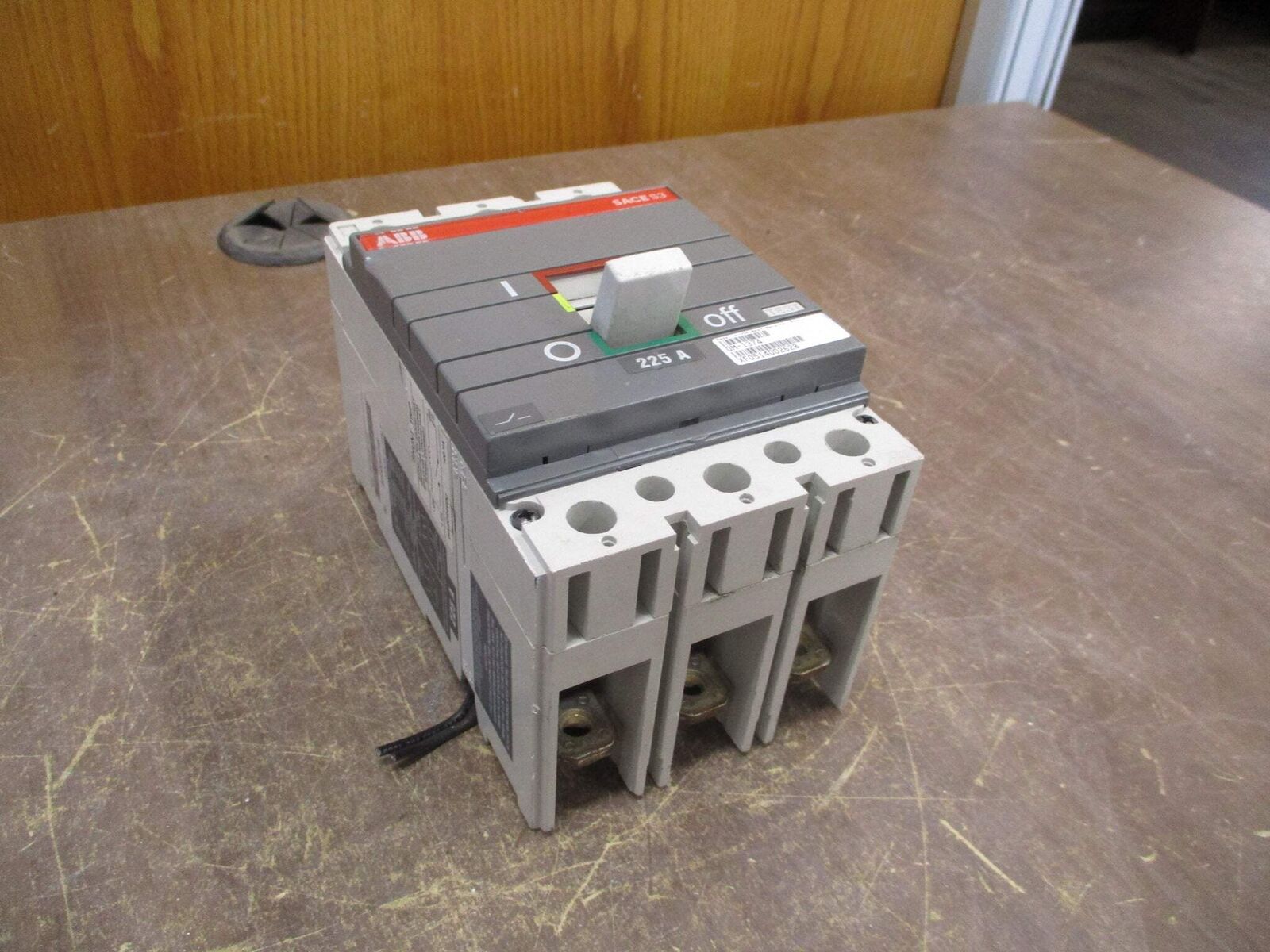 ABB Sace S3 Circuit Breaker S3H-D 225 480V 225A 3P *Dented* Used