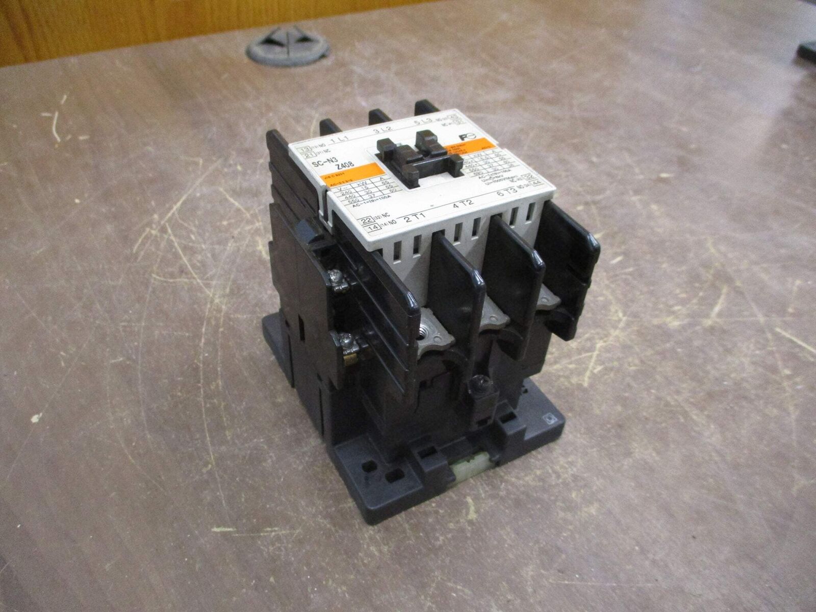 Fuji Electric Contactor SC-N3 Z408 200-230V Coil *Missing (6) Terminal Screws*