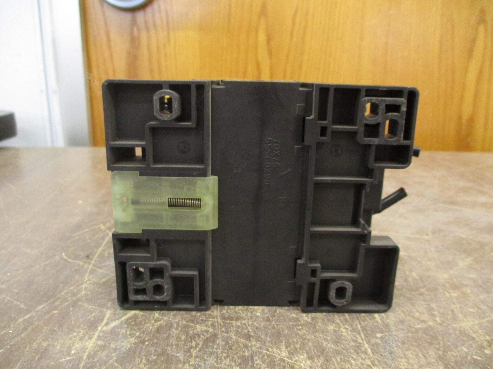 Fuji Electric Contactor SC-N3 Z408 200-230V Coil *Missing (6) Terminal Screws*