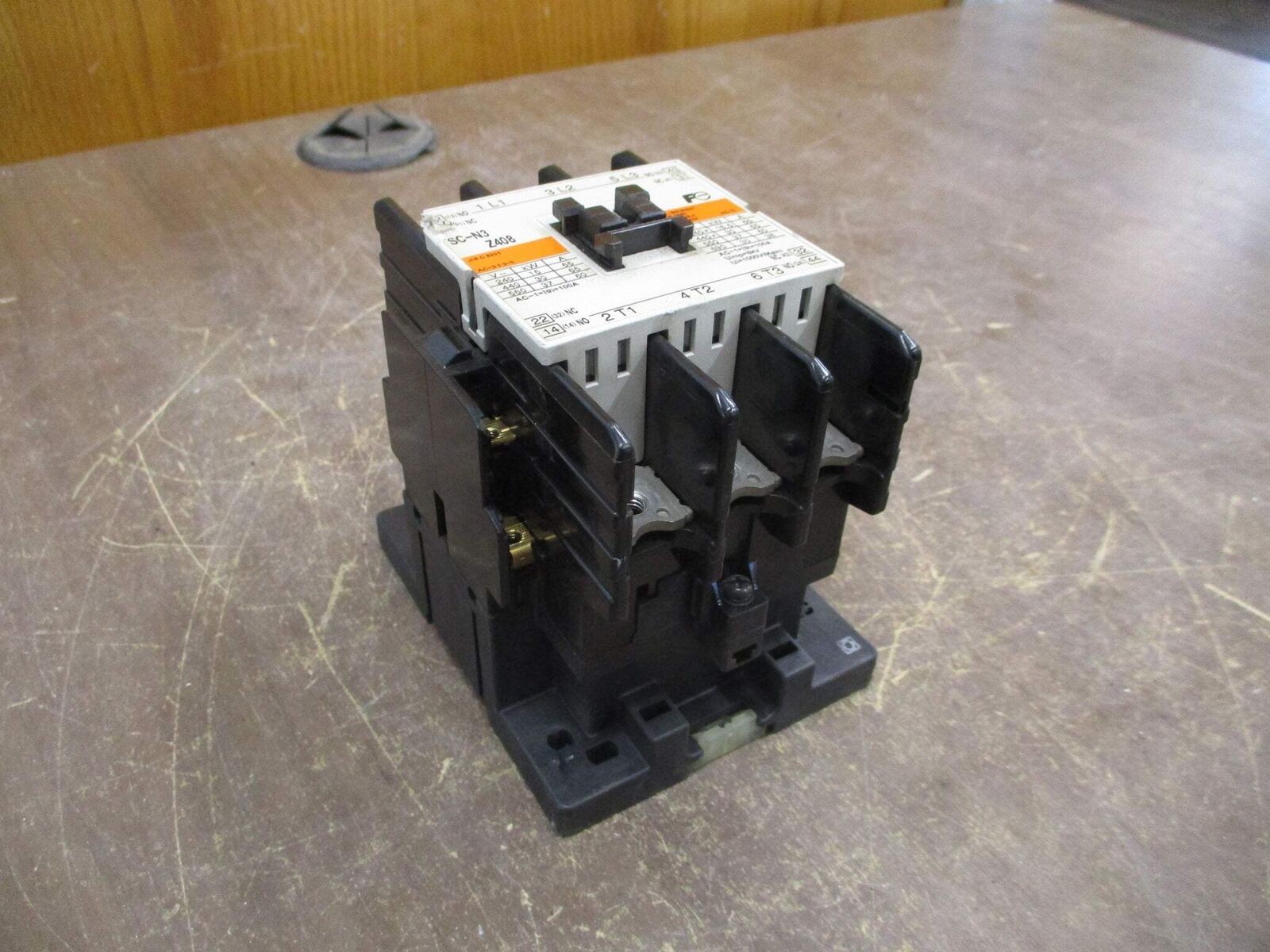 Fuji Electric Contactor SC-N3 Z408 200-230V Coil *Chipped Corner* Used