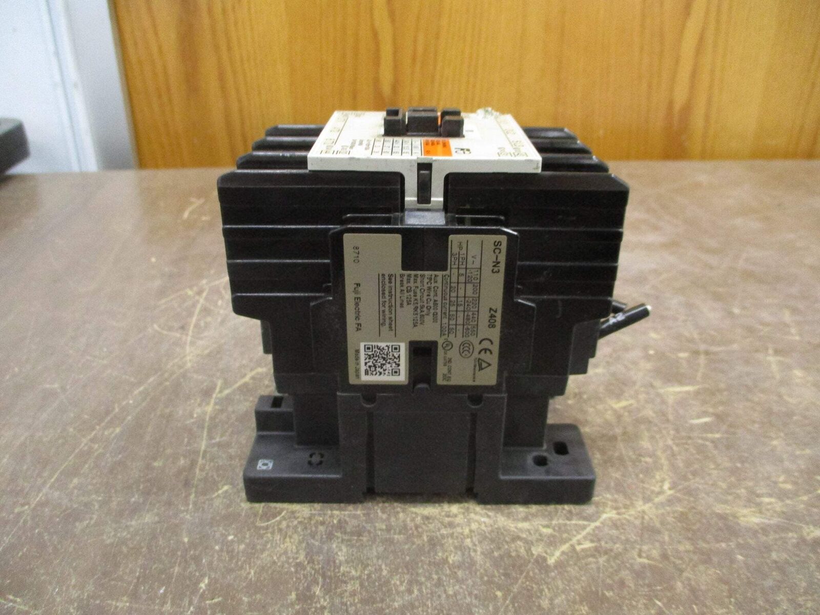 Fuji Electric Contactor SC-N3 Z408 200-230V Coil *Chipped Corner* Used