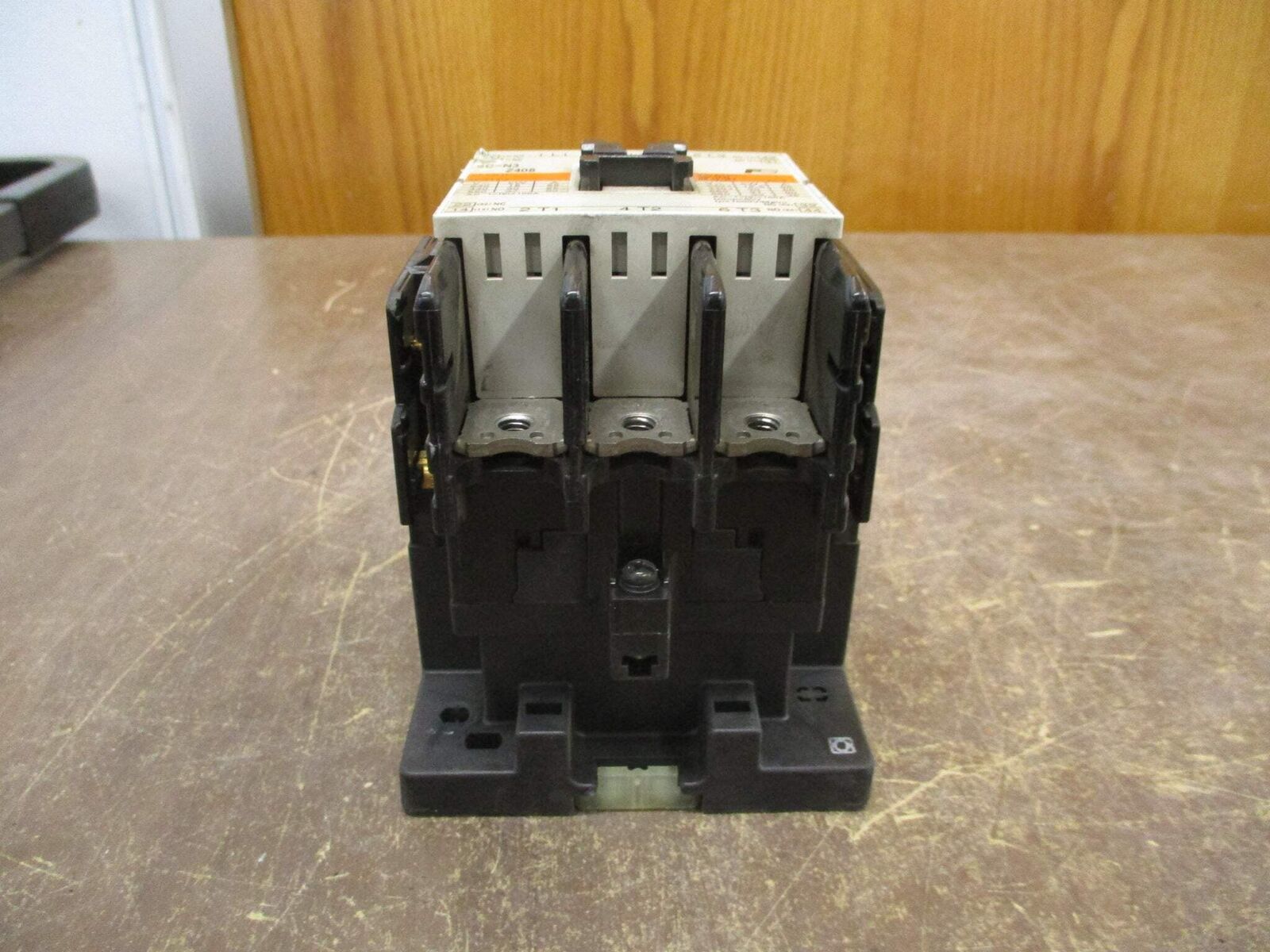 Fuji Electric Contactor SC-N3 Z408 200-230V Coil *Chipped Corner* Used