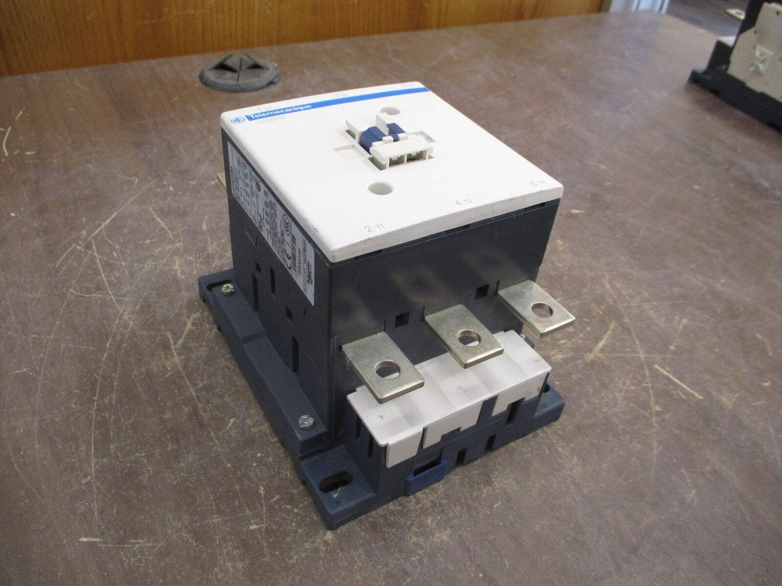 Telemecanique Contactor LC1D150 120V Coil 160A 600V w/ (1) Aux Contact Used
