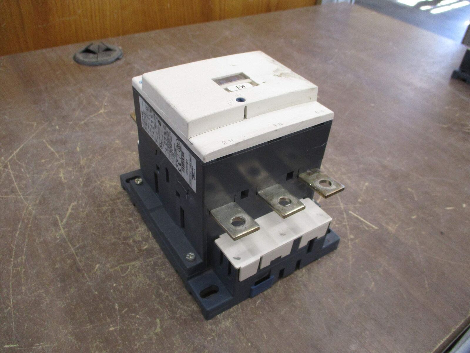 Telemecanique Contactor LC1D150 120V Coil 160A 600V (1) Aux Contact w/ Cover