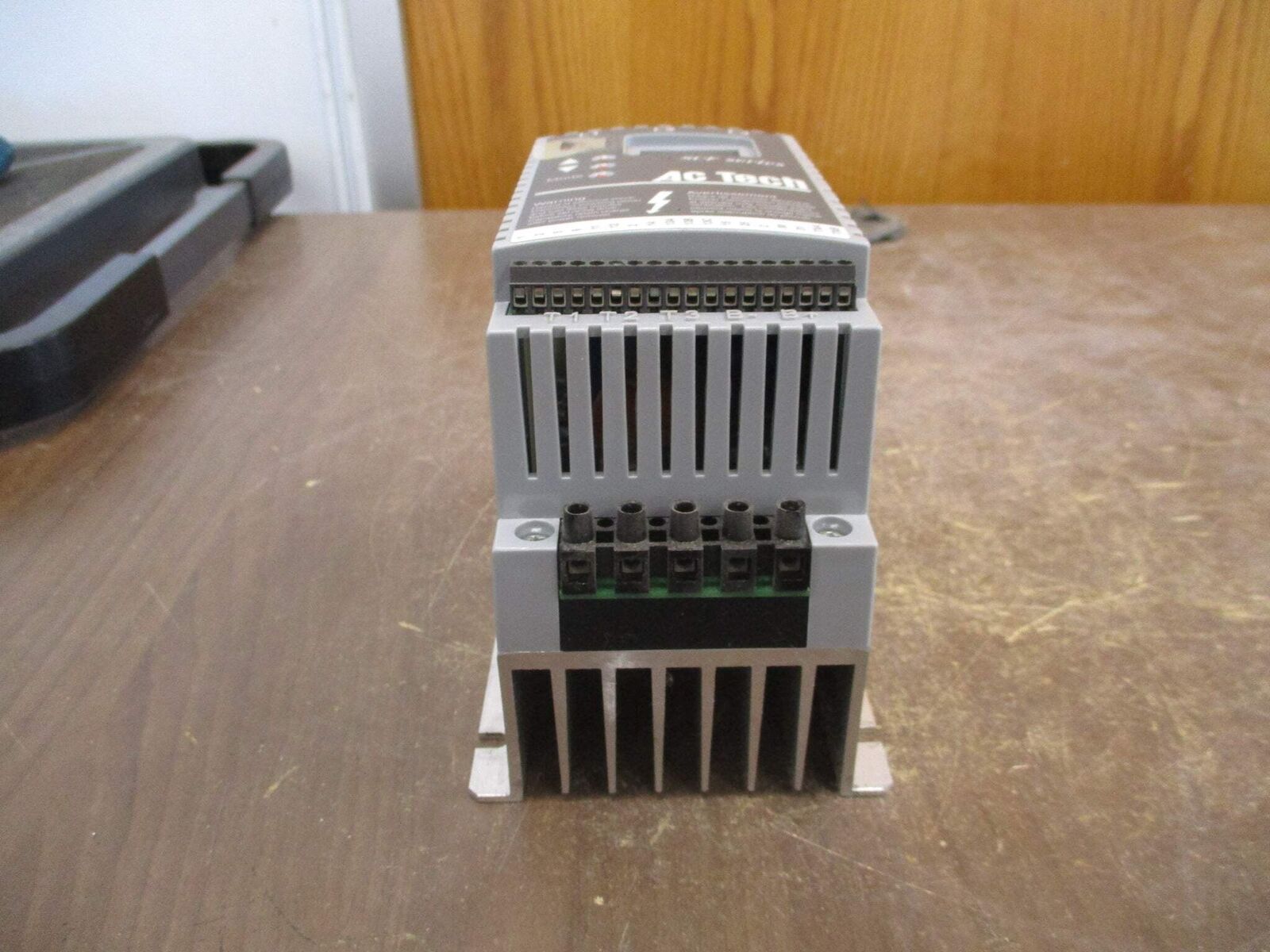 AC Tech SCF Series AC Drive SF410 1HP 3Ph Used