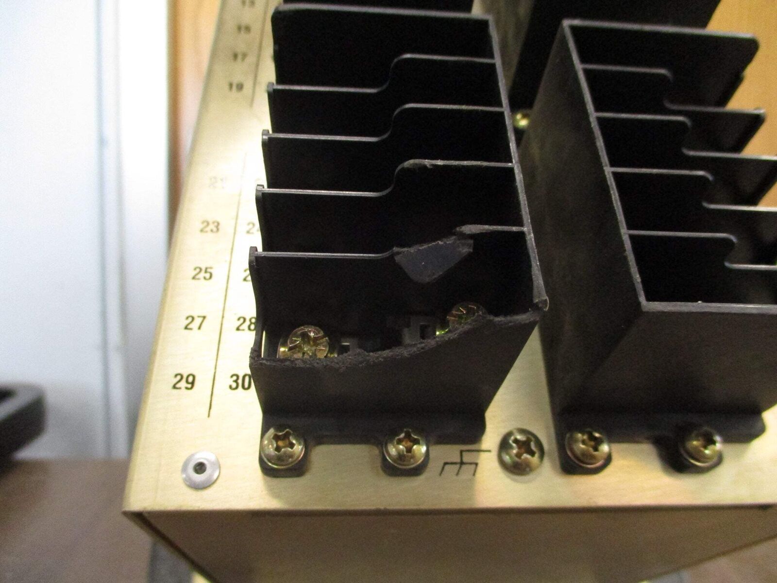 Cutler-Hammer Digitrip 3000 66D2005G21 *Broken Clip* Used