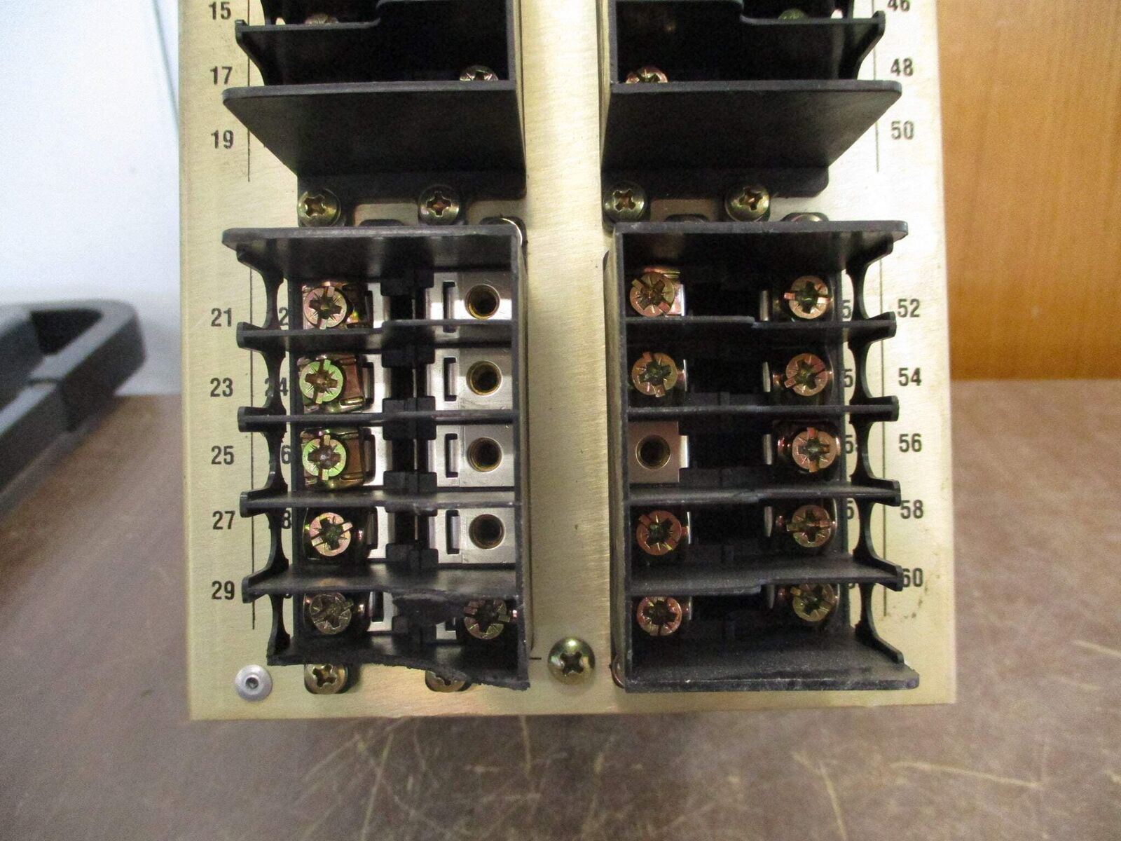 Cutler-Hammer Digitrip 3000 66D2005G21 *Broken Clip* Used