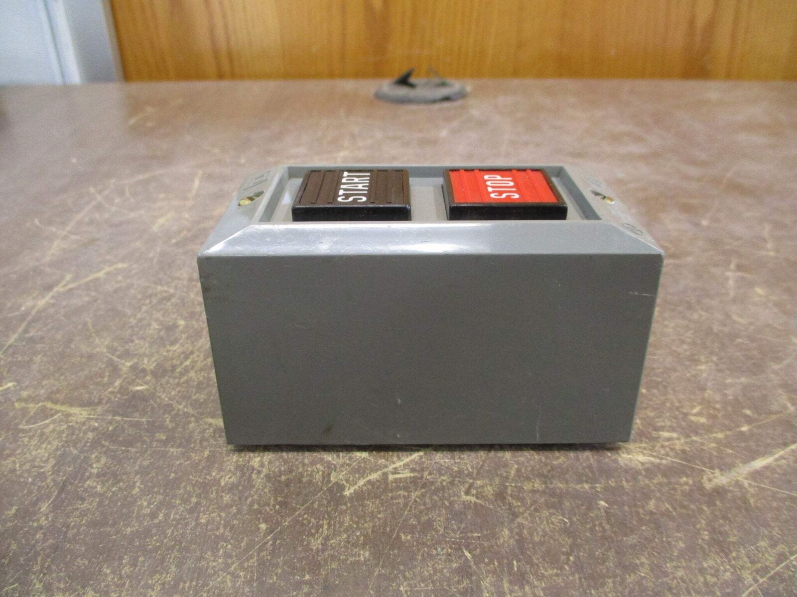 Square D Start/Stop Control Station 9001 BG 201 Ser. A 600V Used