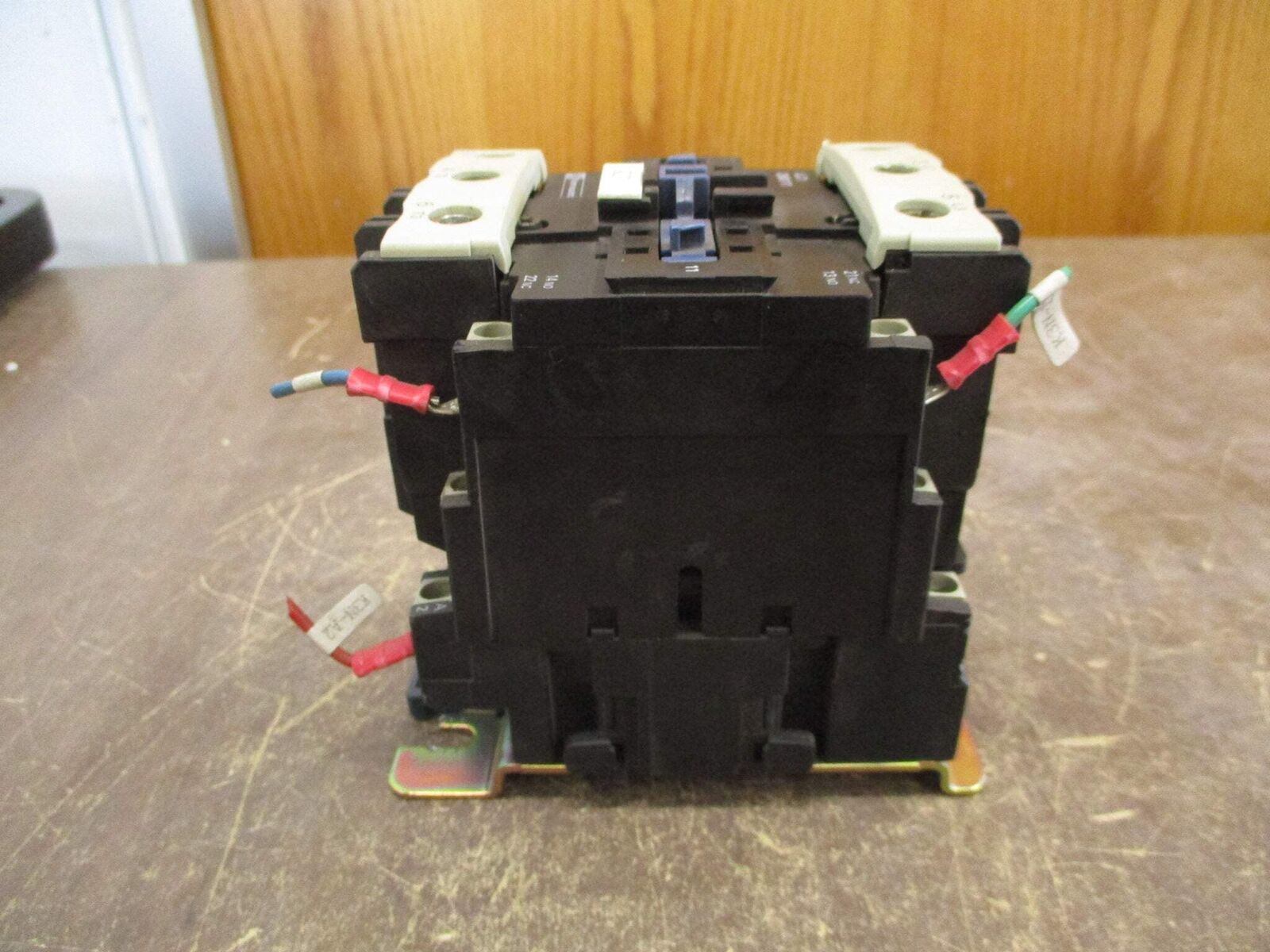 Telemecanique Contactor LC1 D8011 120V Coil 110A 600V Used