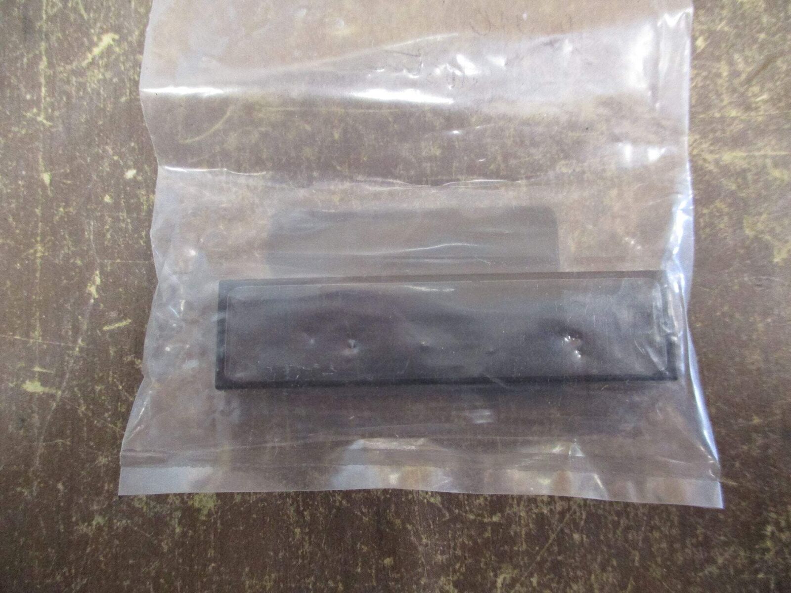 Telemecanique Photoelectric Sensor Cover XUD-Z02 New Surplus
