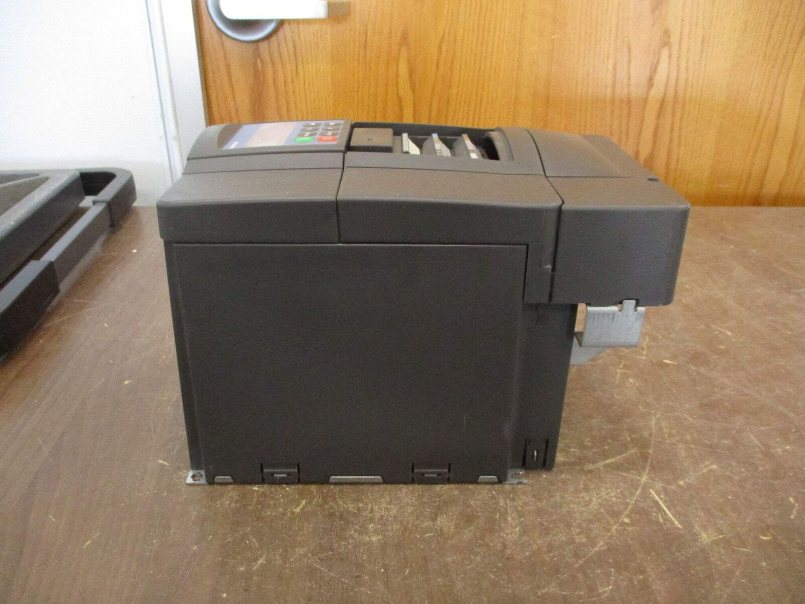 Siemens SED2-2.2/22X AC Drive 6SE6436-2UC22-2BA0 3HP 3Ph w/ Keypad Used