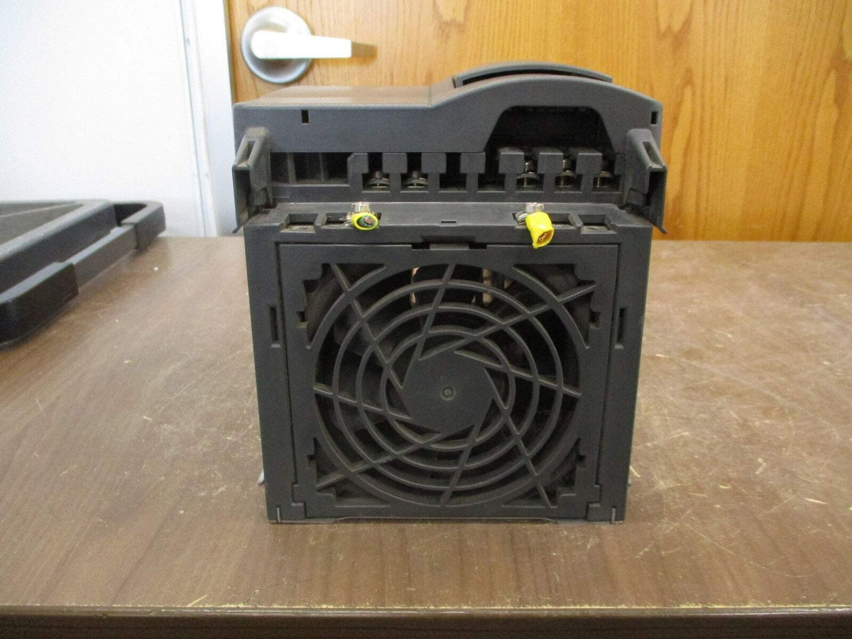 Siemens SED2-5.5/22X AC Drive 6SE6436-2UC25-5CA0 7.5HP 3Ph w/ Keypad Used
