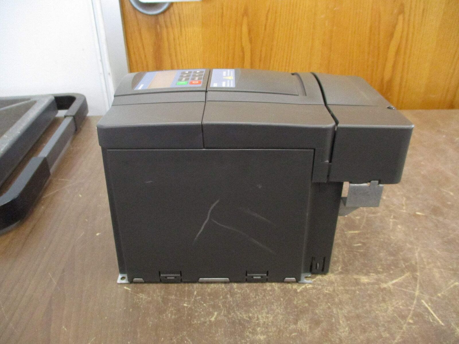 Siemens SED2-2.2/22X AC Drive 6SE6436-2UC22-2BA0 3HP 3Ph w/ Keypad Used