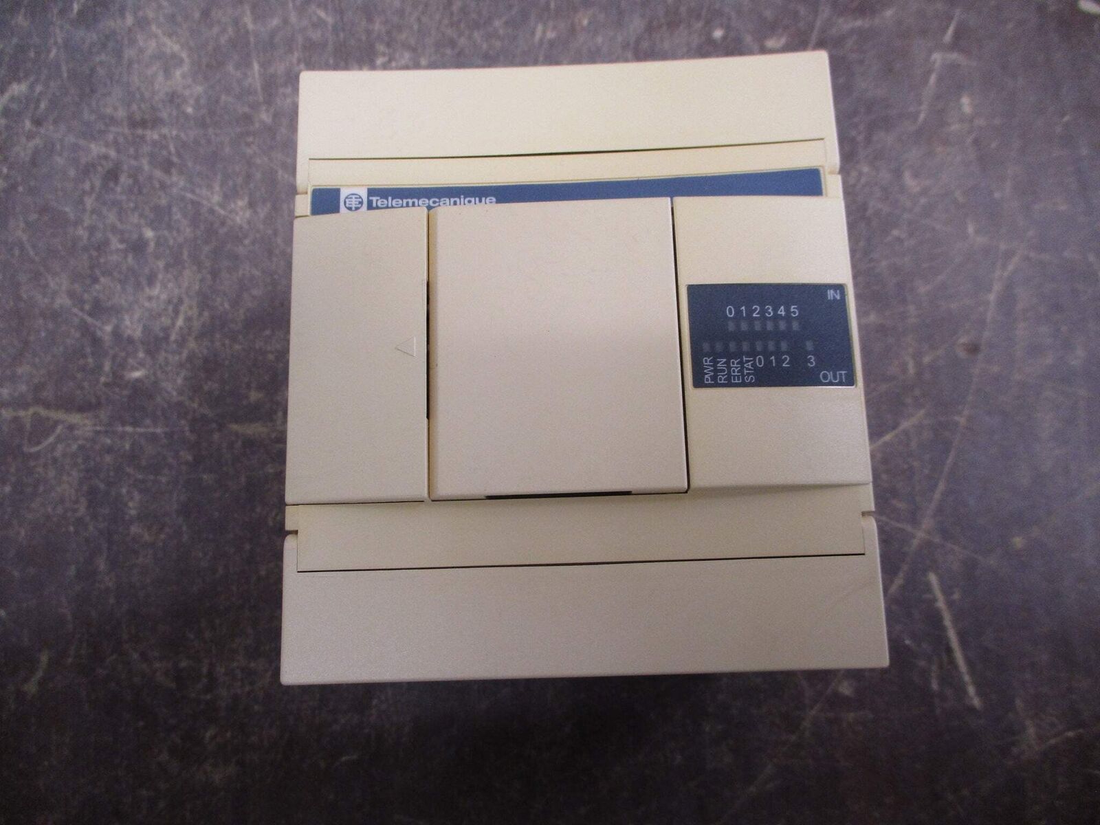 Telemecanique Twido Base Unit TWDLCAA10DRF 6 in DC 4 out Relay Used