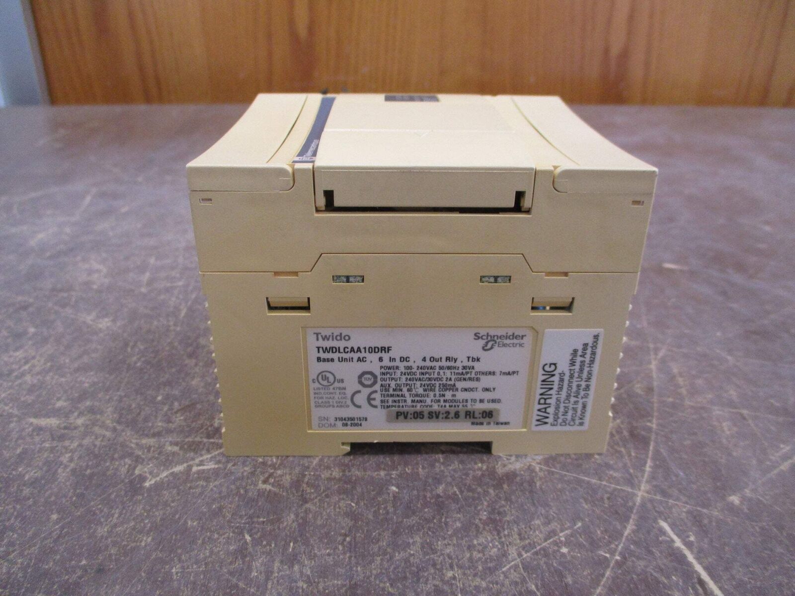 Telemecanique Twido Base Unit TWDLCAA10DRF 6 in DC 4 out Relay Used