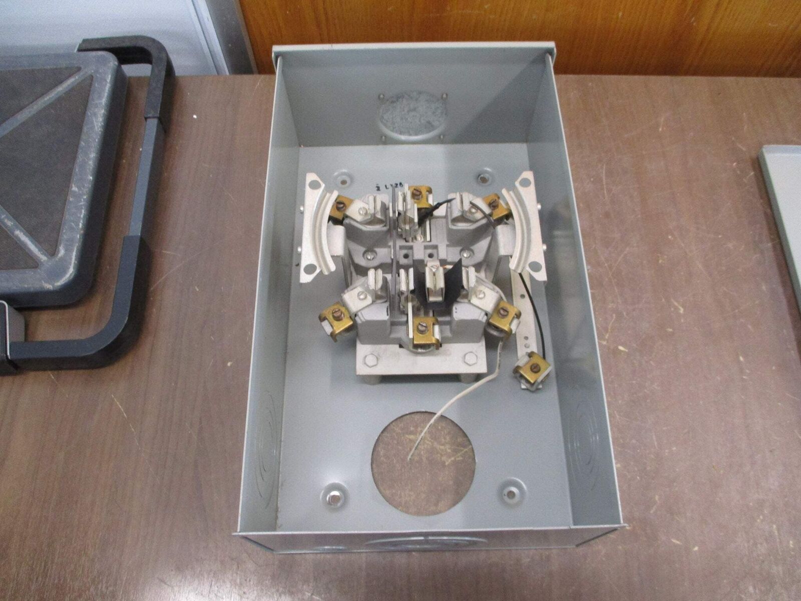 GE SV-60 Meter Socket 741X 30G2 200A 600V Used