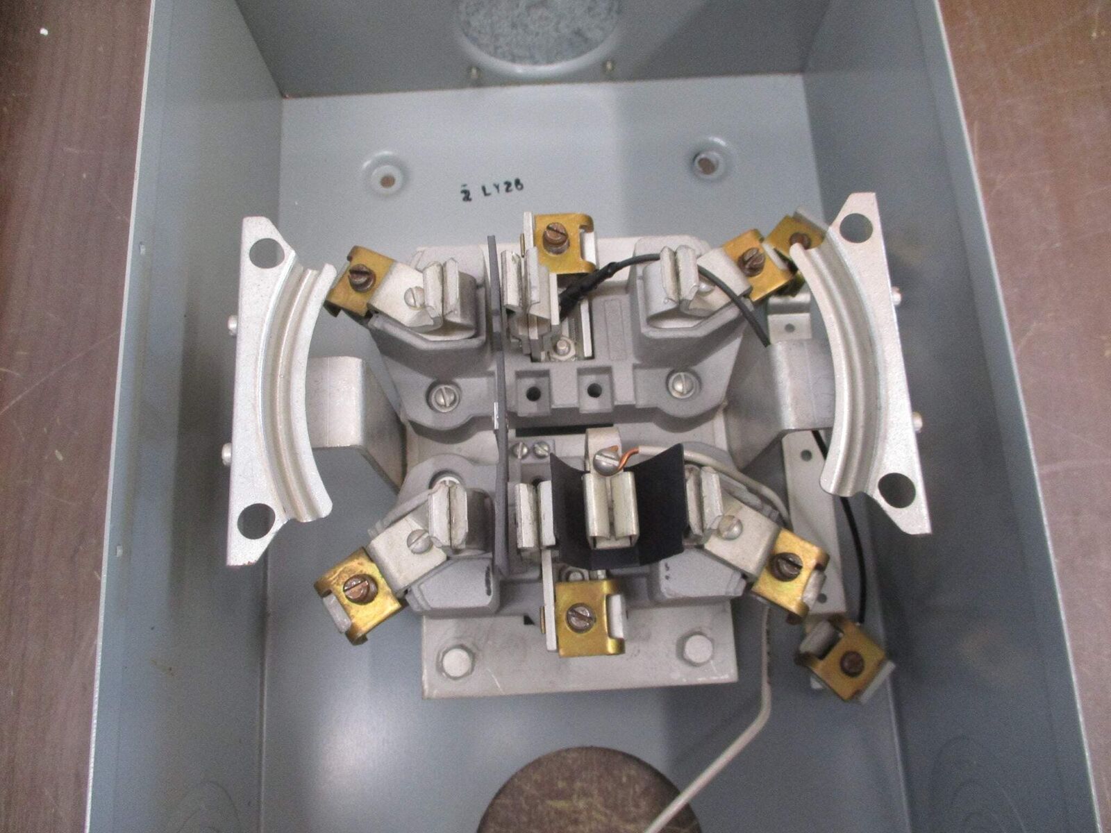 GE SV-60 Meter Socket 741X 30G2 200A 600V Used