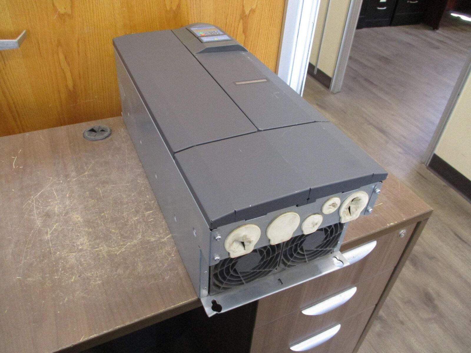 Siemens SED2-22/22X AC Drive 6SE6436-2UC32-2EA0 30HP 3Ph w/ Keypad Used