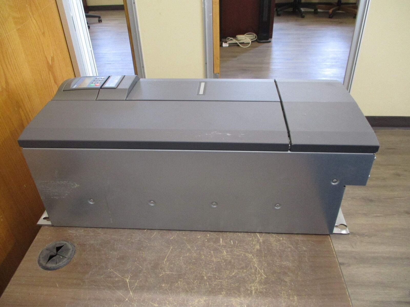 Siemens SED2-22/22X AC Drive 6SE6436-2UC32-2EA0 30HP 3Ph w/ Keypad Used