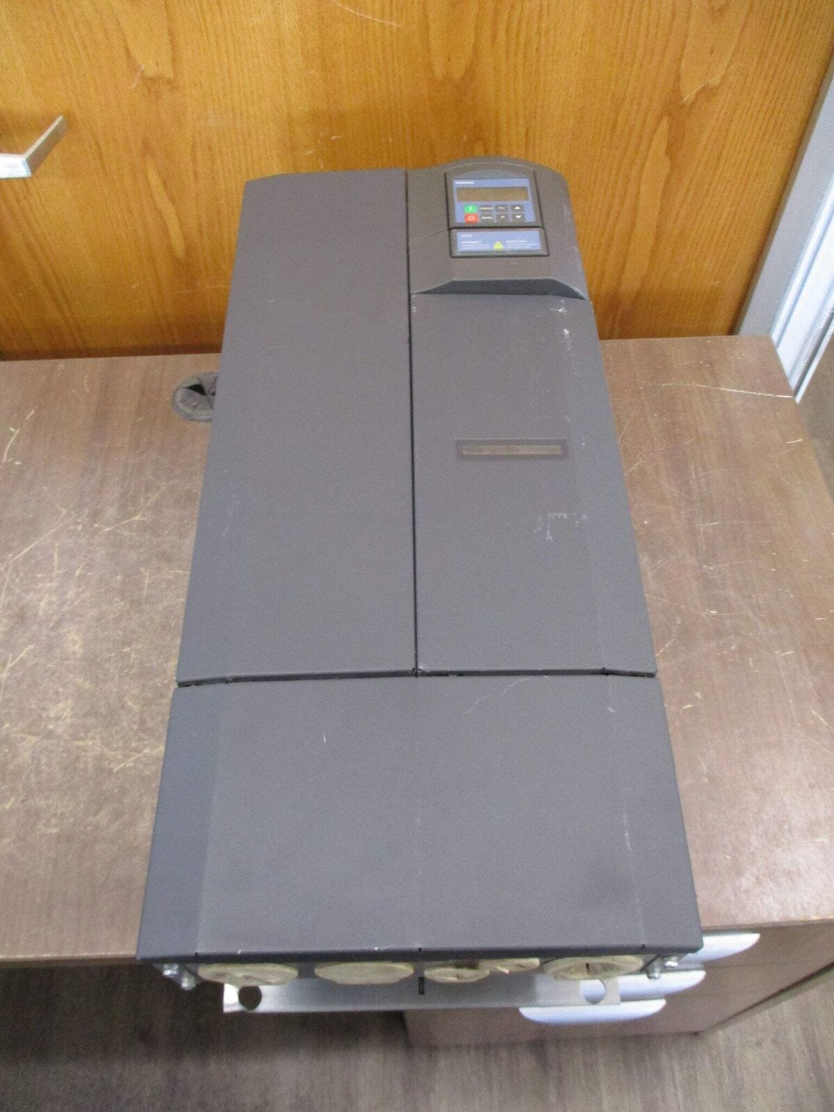 Siemens SED2-22/22X AC Drive 6SE6436-2UC32-2EA0 30HP 3Ph w/ Keypad Used