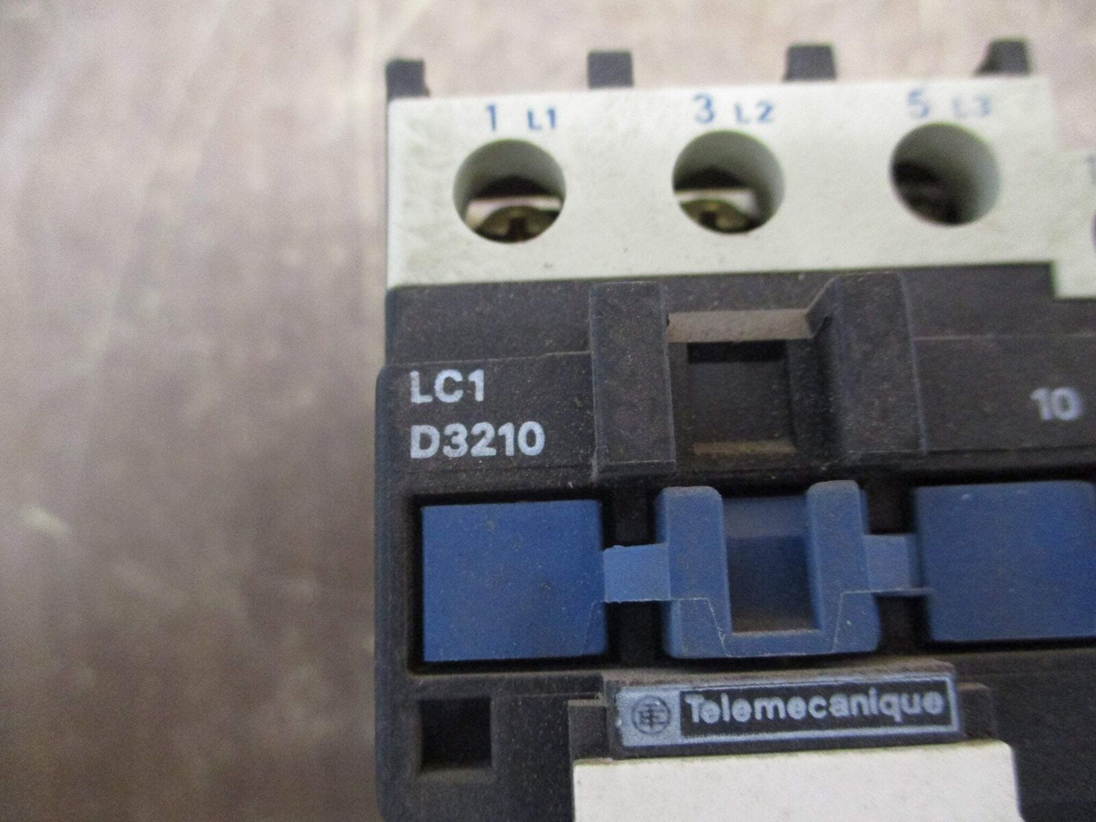 Telemecanique Contactor LC1 D3210 220-240 V Coil Used
