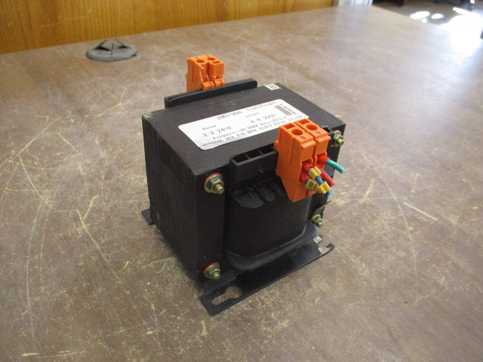 Yueqing Transformer JBK5-250 Pri: 240V Sec: 220V 50-60Hz *Broken Terminal* Used