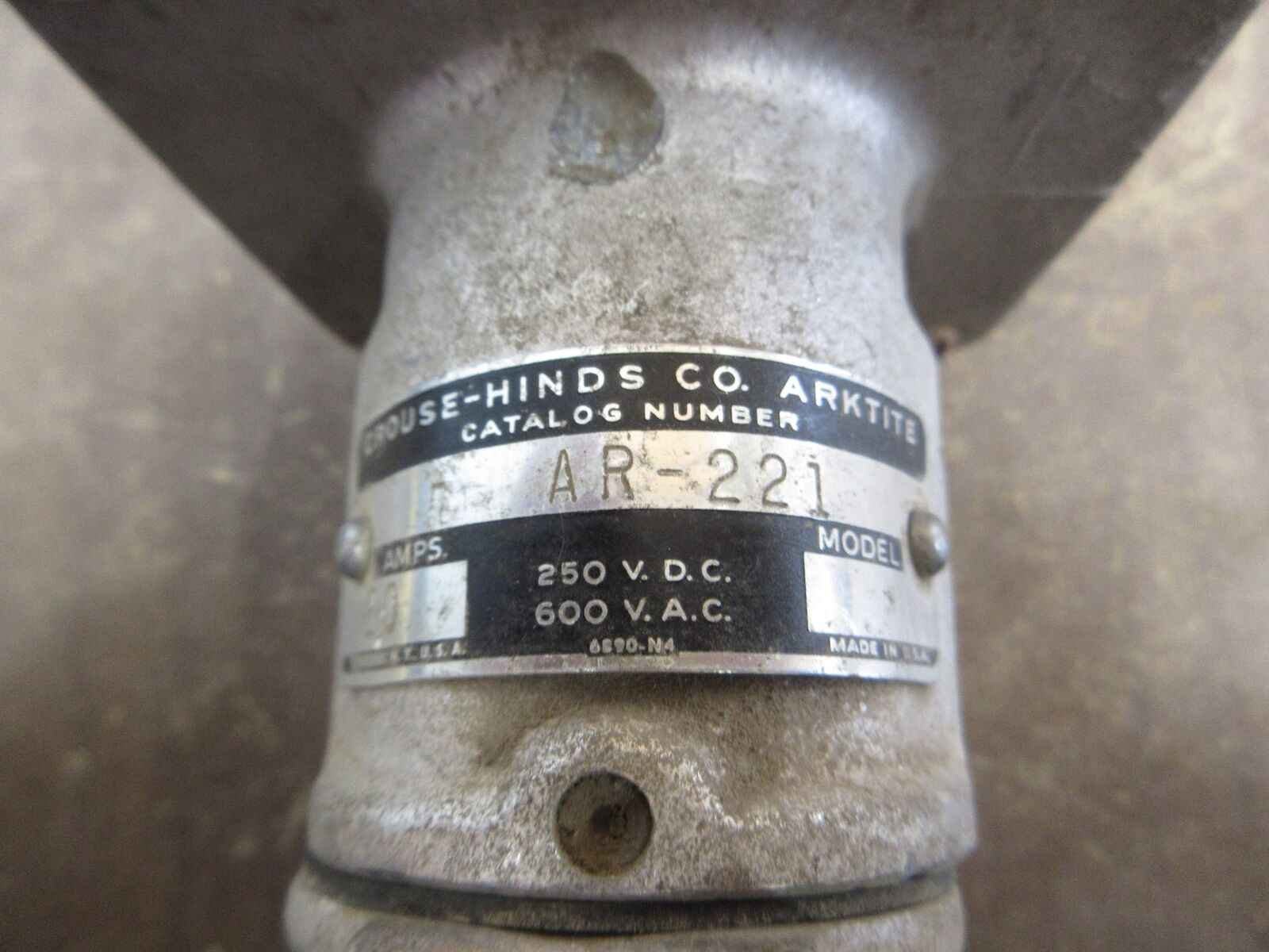 Crouse-Hinds Arktite Receptacle AR-221 20A 600V w/ Base Used