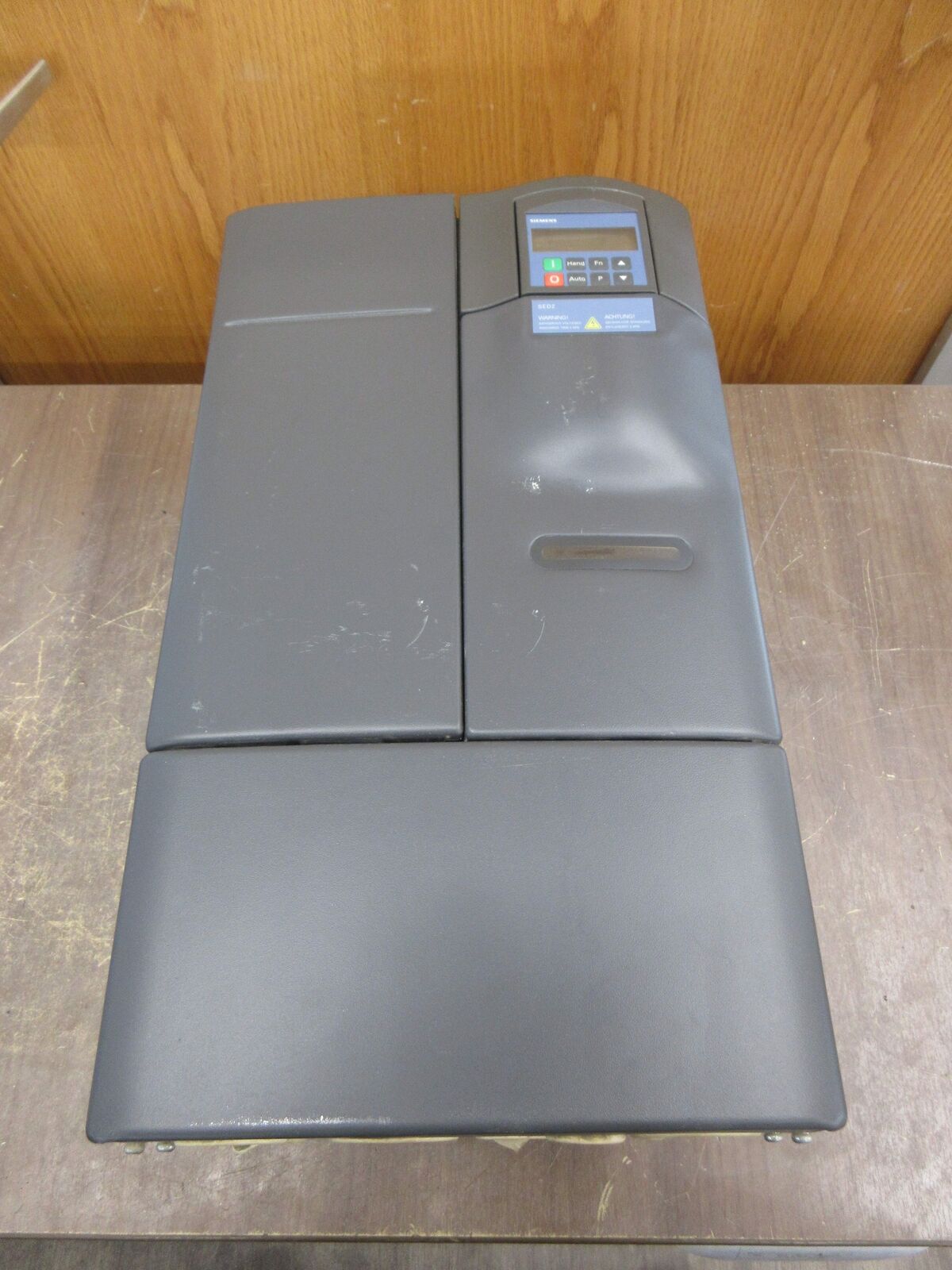Siemens SED2-15/22X AC Drive 6SE6436-2UC31-5DA0 20HP 3Ph w/ Keypad Used