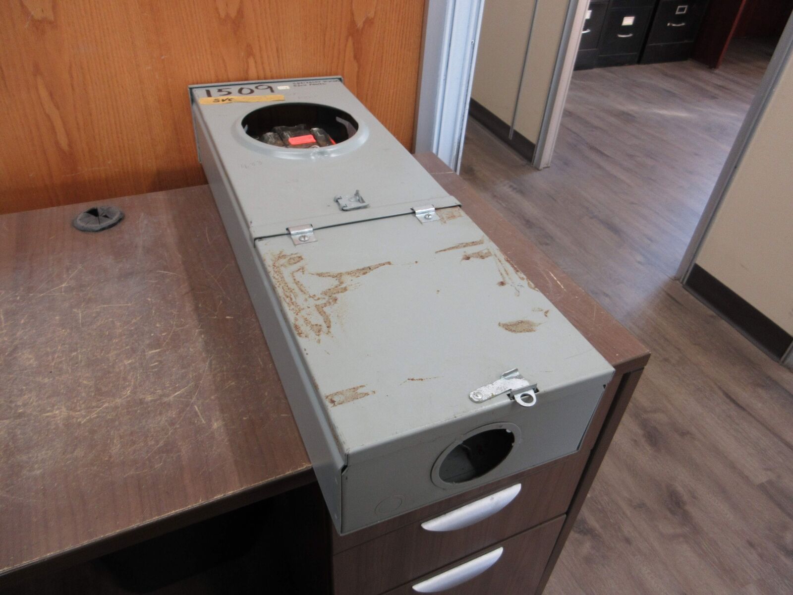 Crouse-Hinds Type RH Meter Main RY123J0 200A 240V 4W 3Ph 200A Breaker Used