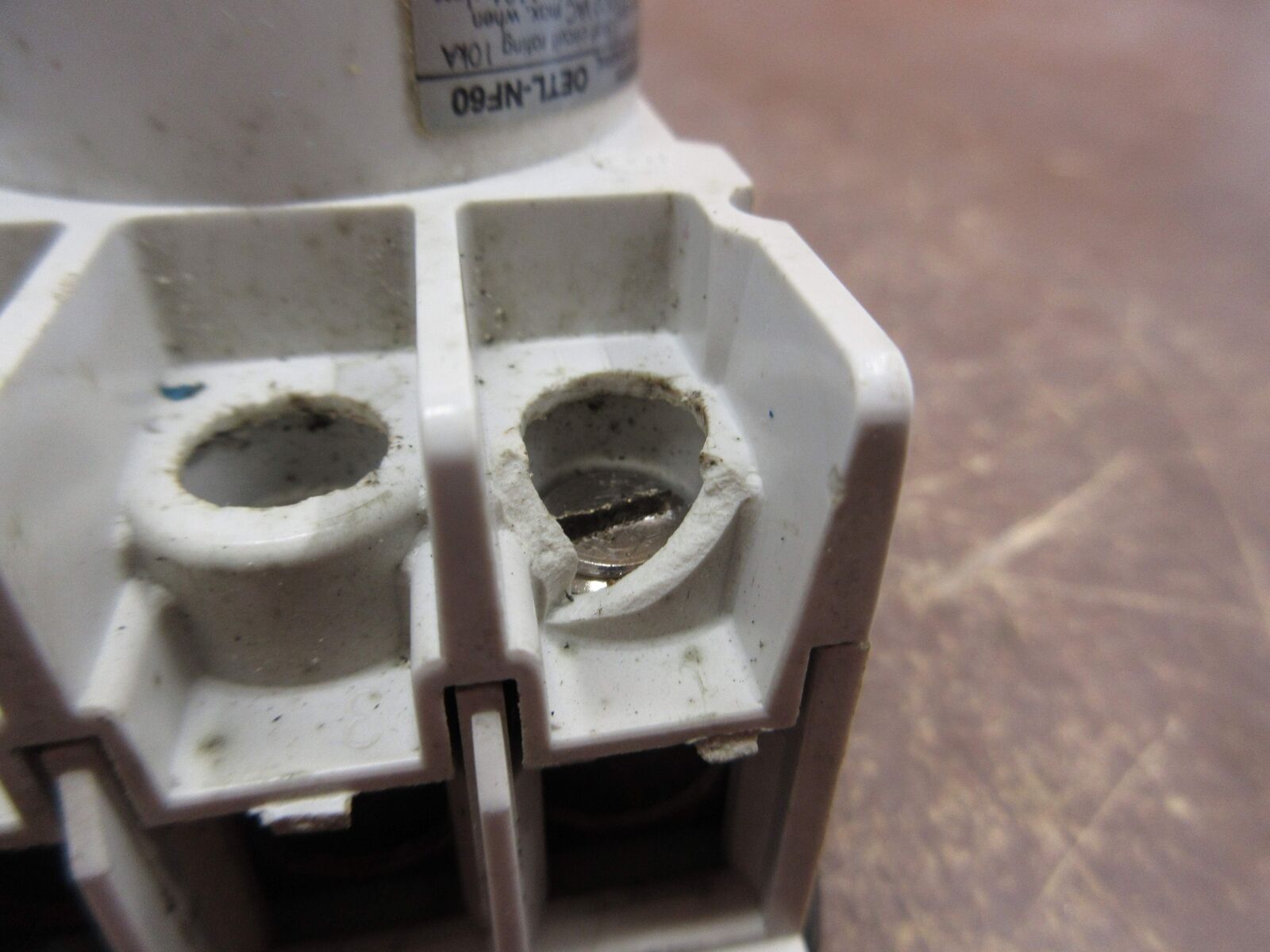 ABB Disconnect Switch OETL-NF60 80A 600V 3Ph *No Handle* *Chipped Insulator*