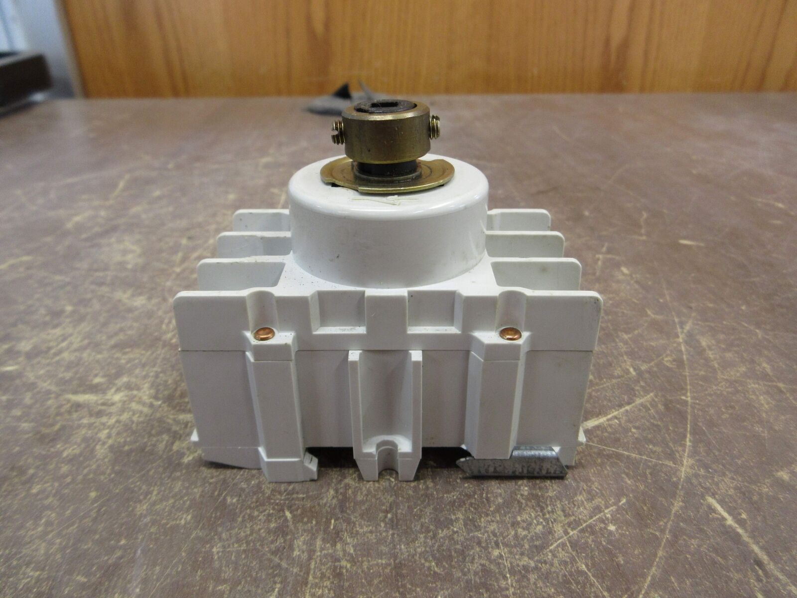 ABB Disconnect Switch OETL-NF60 80A 600V 3Ph *No Handle* *Chipped Insulator*