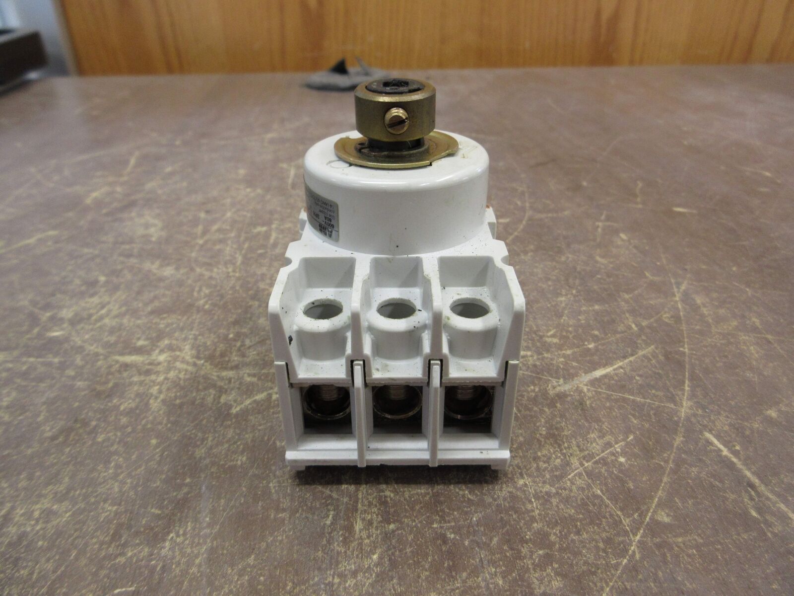 ABB Disconnect Switch OETL-NF60 80A 600V 3Ph *No Handle* *Chipped Insulator*