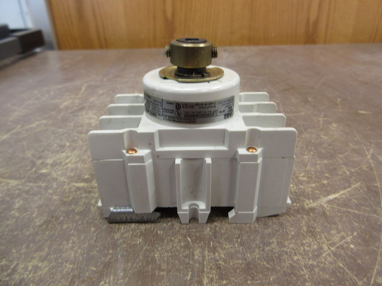 ABB Disconnect Switch OETL-NF60 80A 600V 3Ph *No Handle* *Chipped Insulator*