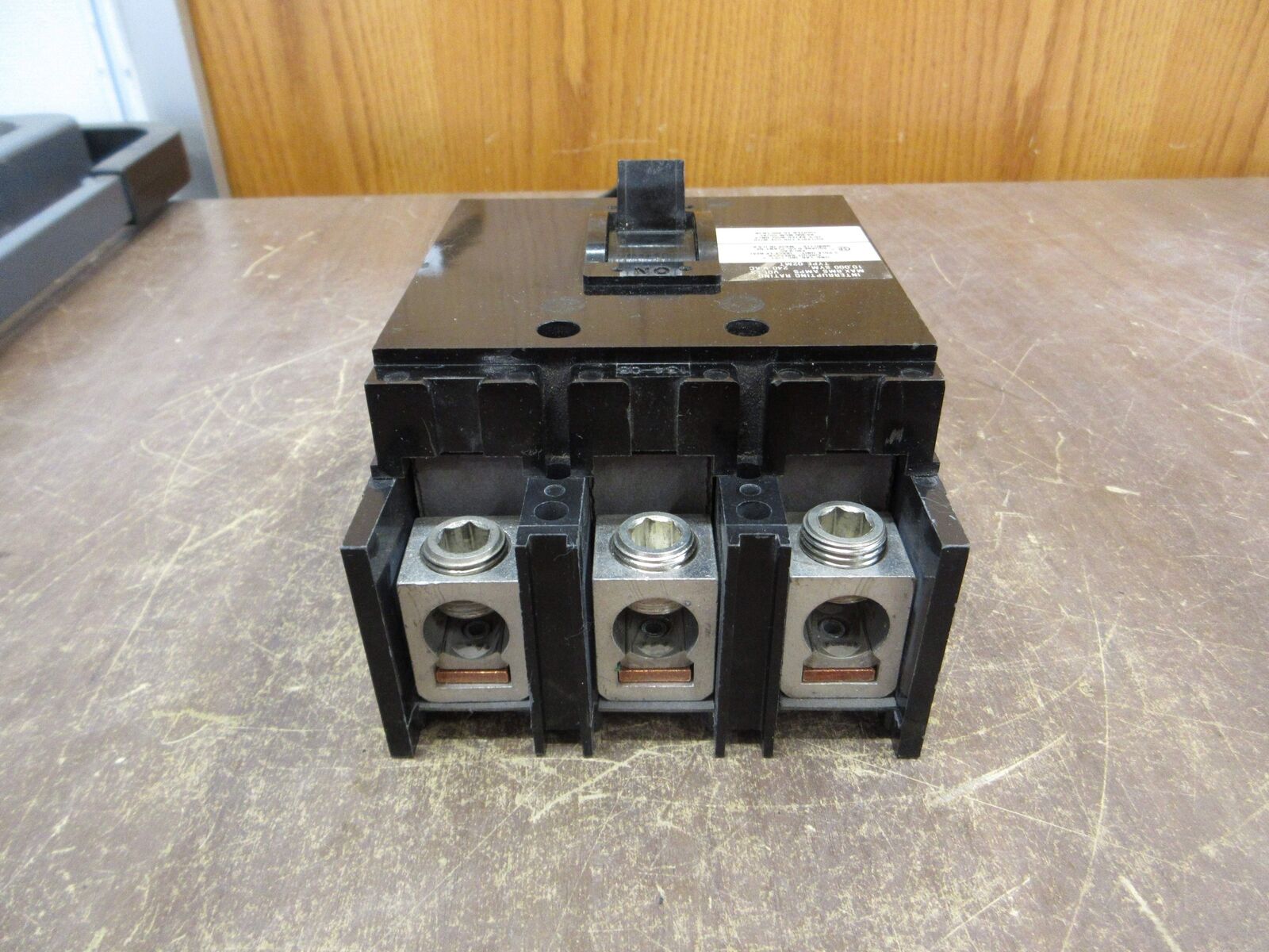 Square D Circuit Breaker Q2M3125MT 125A 240V 3P Used
