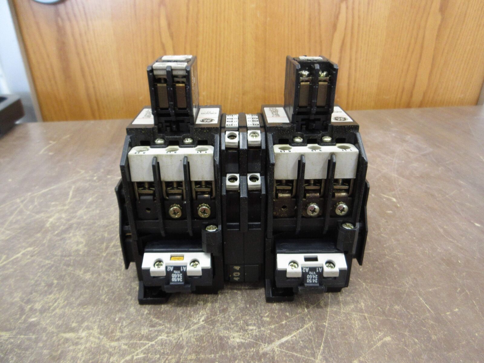 GE Reversing Contactor CR7CG 24V Coil 45A 600V (2) Aux Contact Blocks Used