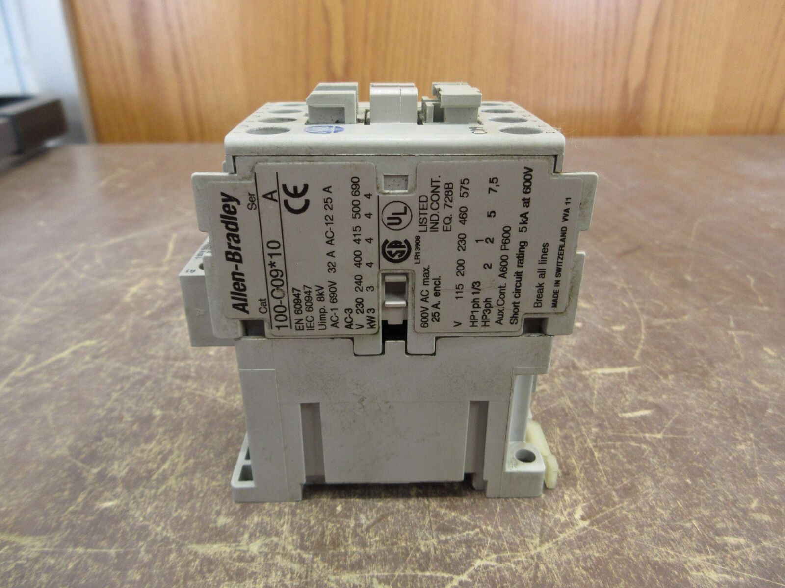 Allen-Bradley Contactor 100-C09*10 25A 120V Coil *Cracked* Used