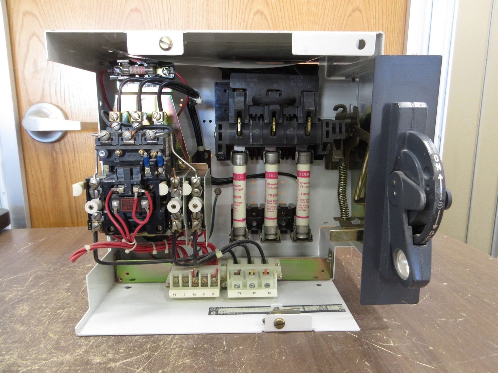 Allen-Bradley Size 1 MCC Bucket 2112B-BAB-3-4R-6-24R 480V 3Ph 60Hz 120V Coil