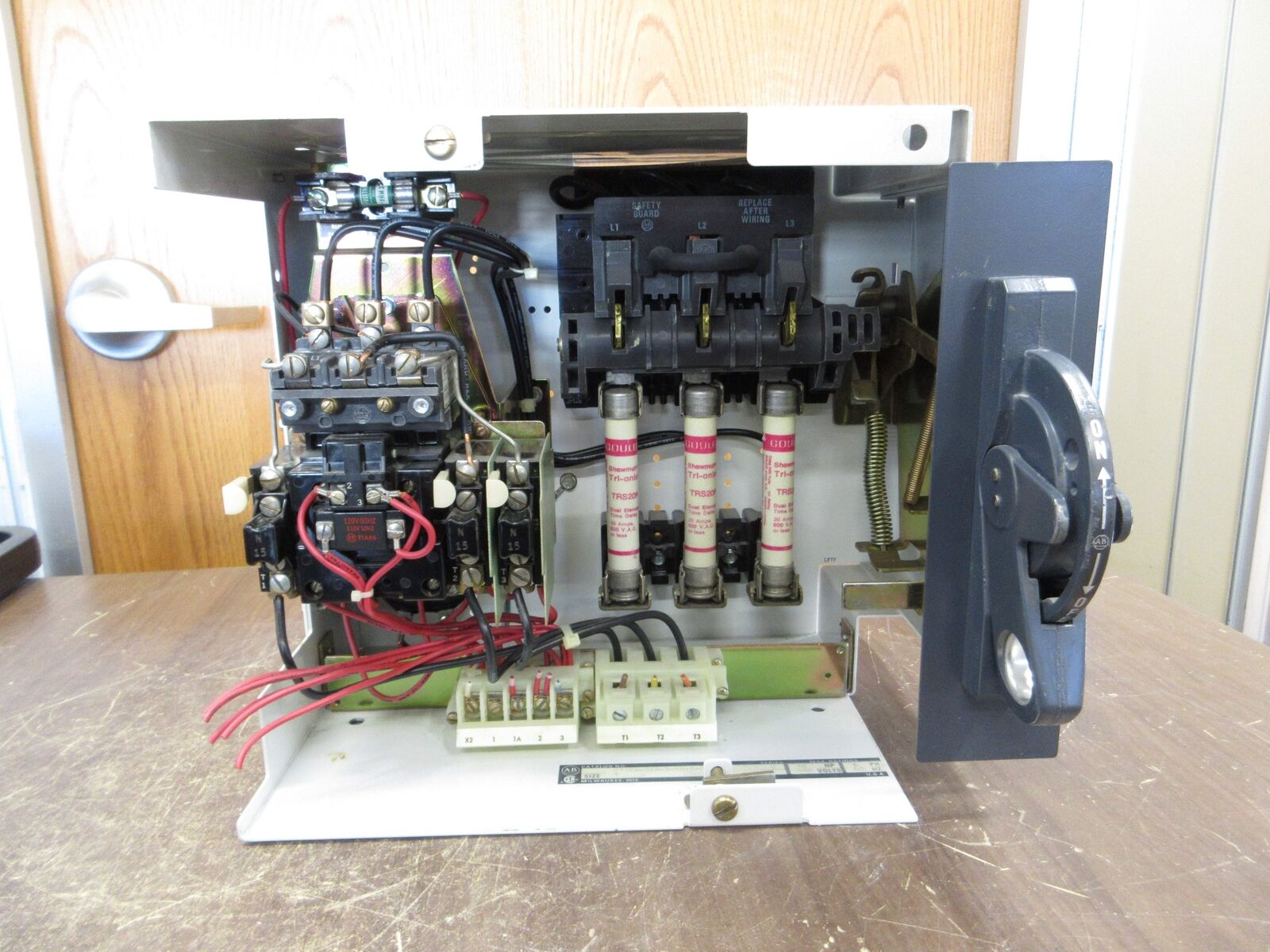 Allen-Bradley Size 1 MCC Bucket 2112B-BAB-3-4R-6-24R 480V 3Ph 60Hz 120V Coil