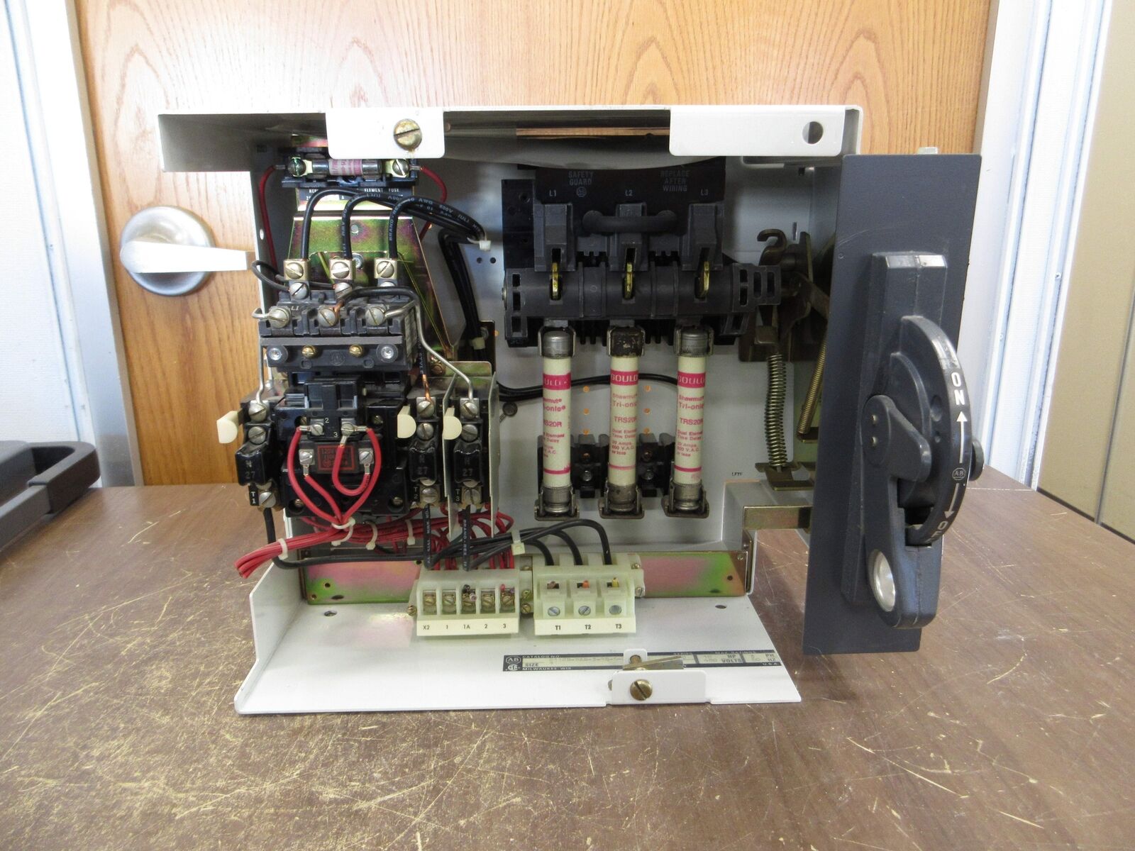 Allen-Bradley Size 1 MCC Bucket 2112B-BAB-3-4R-6-24R 480V 3Ph 60Hz 120V Coil