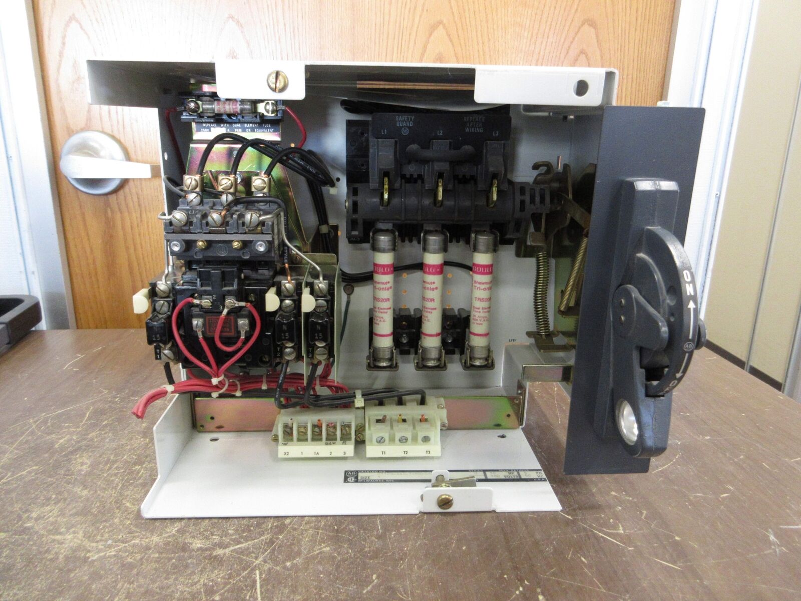 Allen-Bradley Size 1 MCC Bucket 2112B-BAB-3-4R-6-24R 480V 3Ph 60Hz 120V Coil