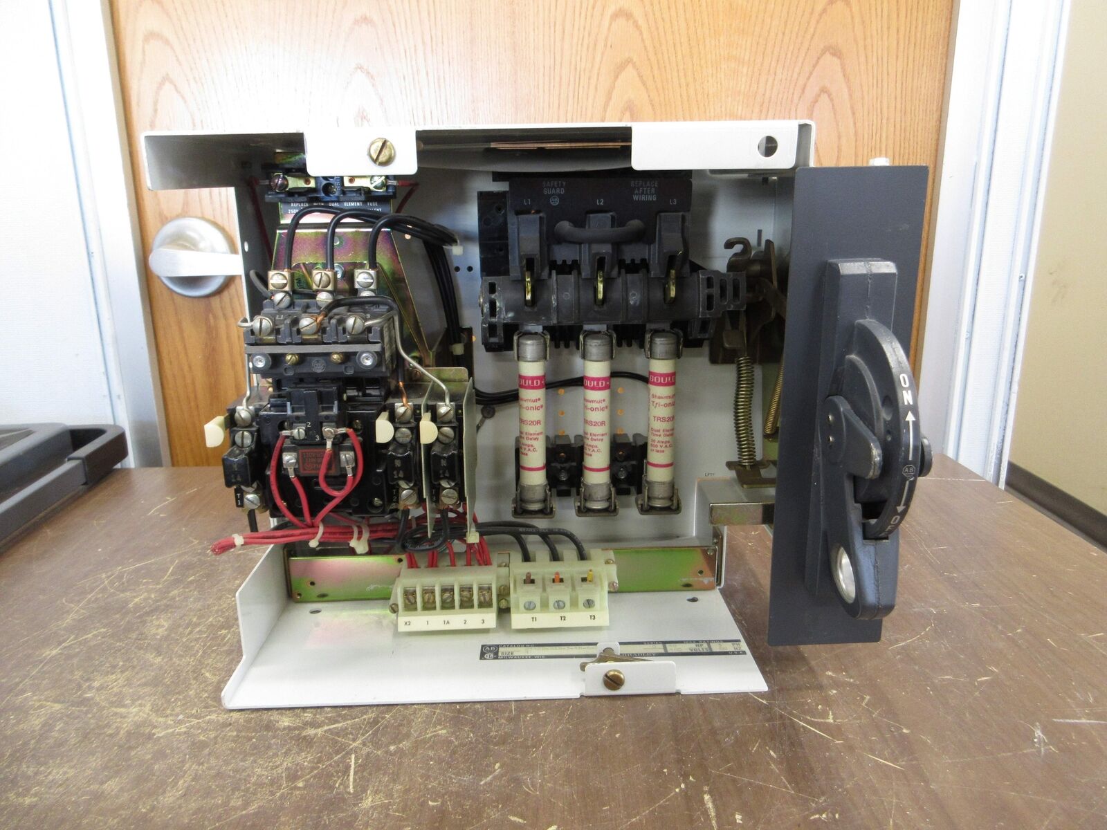 Allen-Bradley Size 1 MCC Bucket 2112B-BAB-3-4R-6-24R 480V 3Ph 60Hz 120V Coil