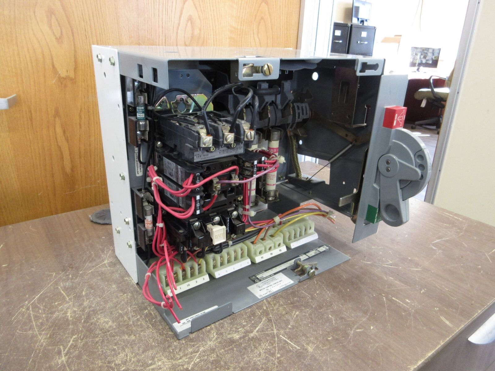 Allen-Bradley Size 1 MCC Bucket 2112B-BDB-4R-6P-24R-9000 480V 3Ph 60Hz 120V Coil