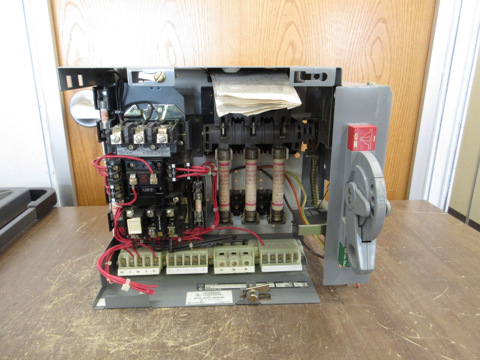 Allen-Bradley Size 1 MCC Bucket 2112B-BDB-4R-6P-24R-9000 480V 3Ph 60Hz 120V Coil