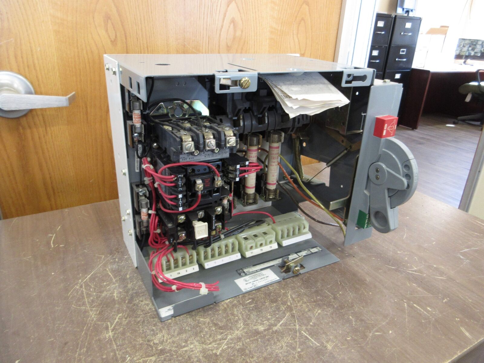 Allen-Bradley Size 1 MCC Bucket 2112B-BDB-4R-6P-24R-9000 480V 3Ph 60Hz 120V Coil