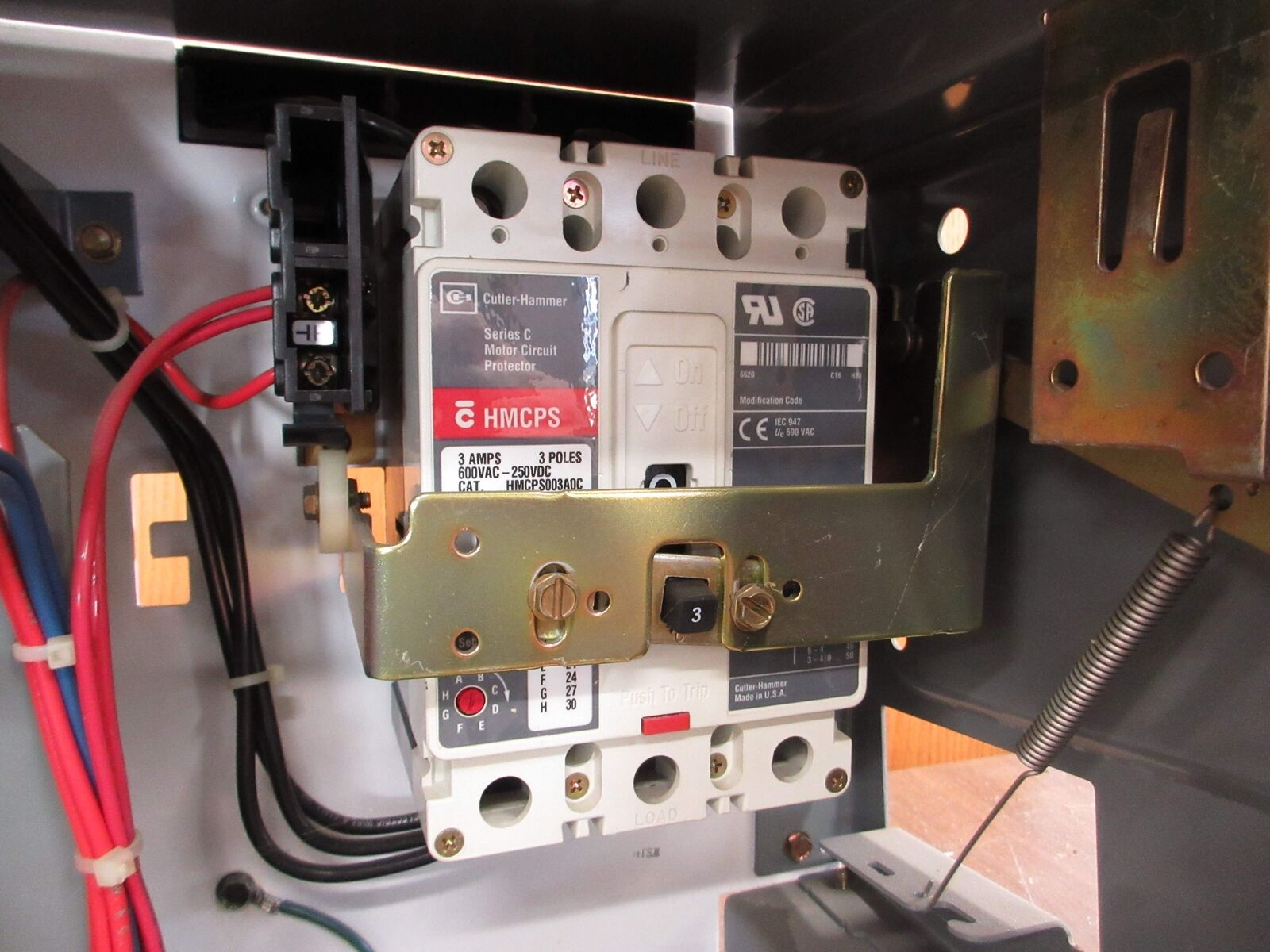 Allen-Bradley Size 1 MCC Bucket YUGWQY923/1AS 480V 3Ph 60Hz 120V Coil w/ Door