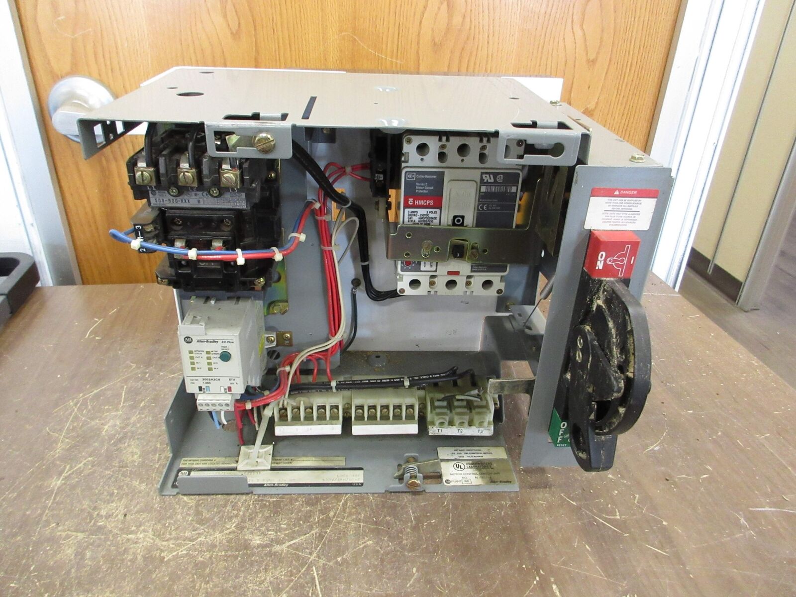 Allen-Bradley Size 1 MCC Bucket YUGWQY923/1AK 480V 3Ph 60Hz 120V Coil w/ Door