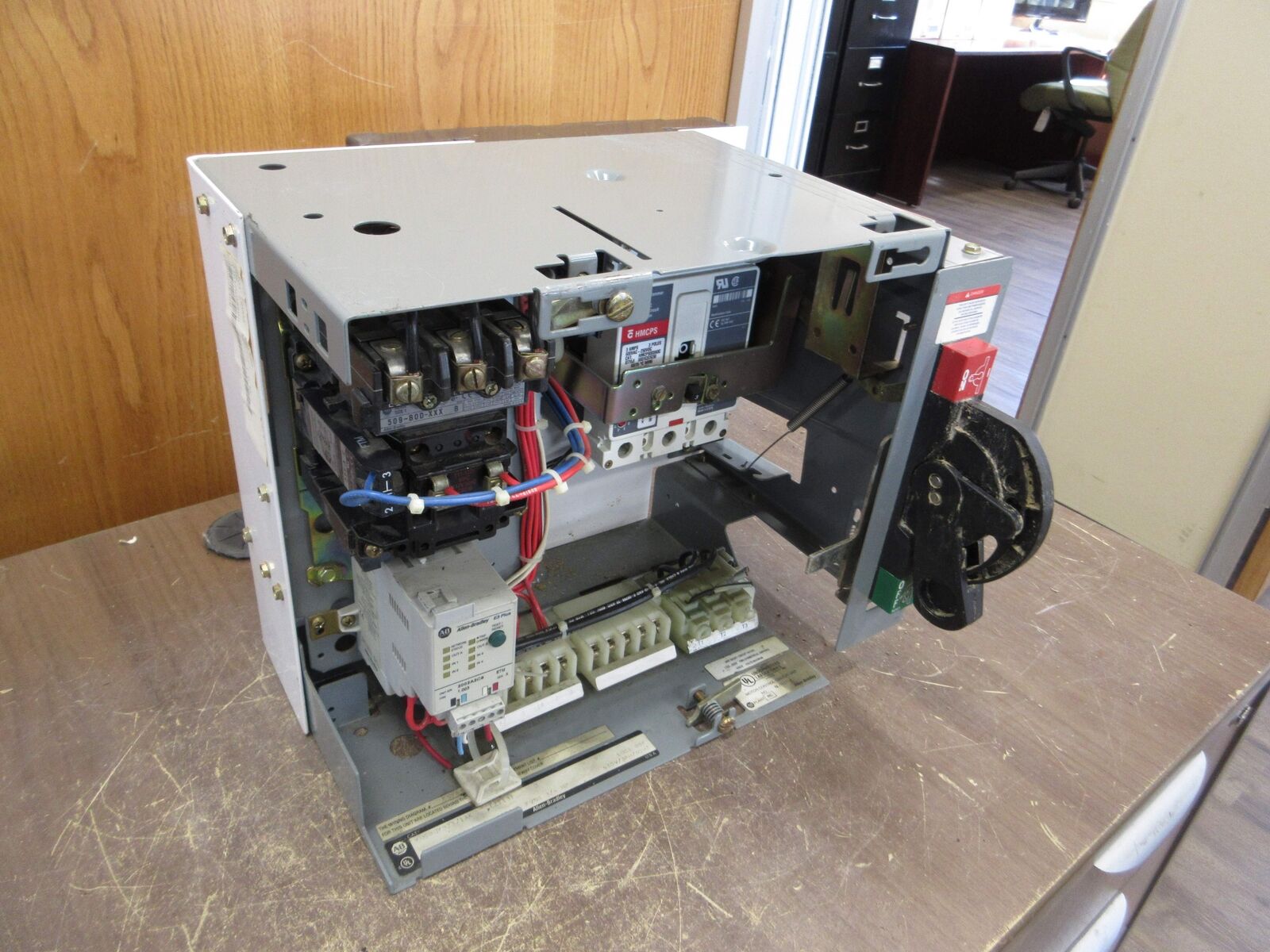 Allen-Bradley Size 1 MCC Bucket YUGWQY923/1AK 480V 3Ph 60Hz 120V Coil w/ Door