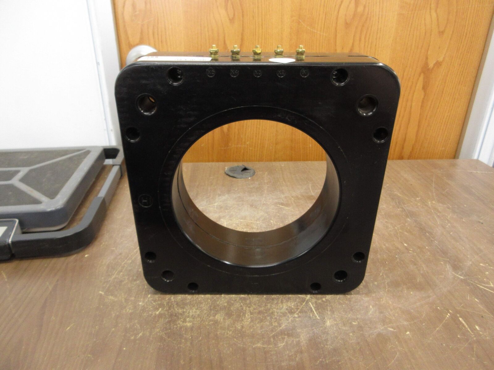 ABB SCP-2-MR Current Transformer 9628A06G18 Ratio 1200:5A 600V 60Hz 10kV BIL