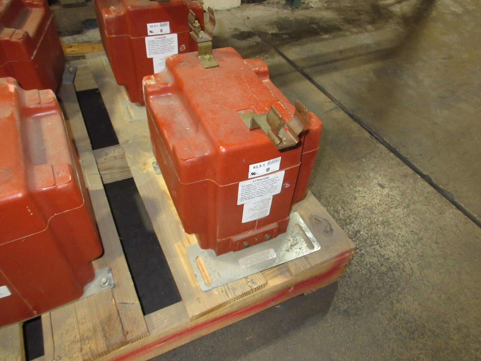 Instrument Transformers Voltage Transformer PTG5-1-110-SD01113F Pri: 7620V